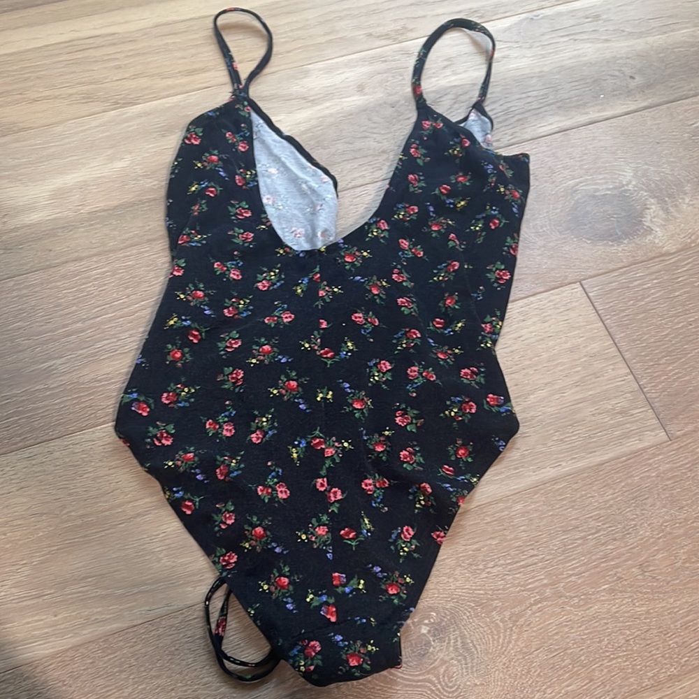 Urban Outfitters Our From Under Women’s Floral Strappy Bodysuit Medium - Picture 3 of 5